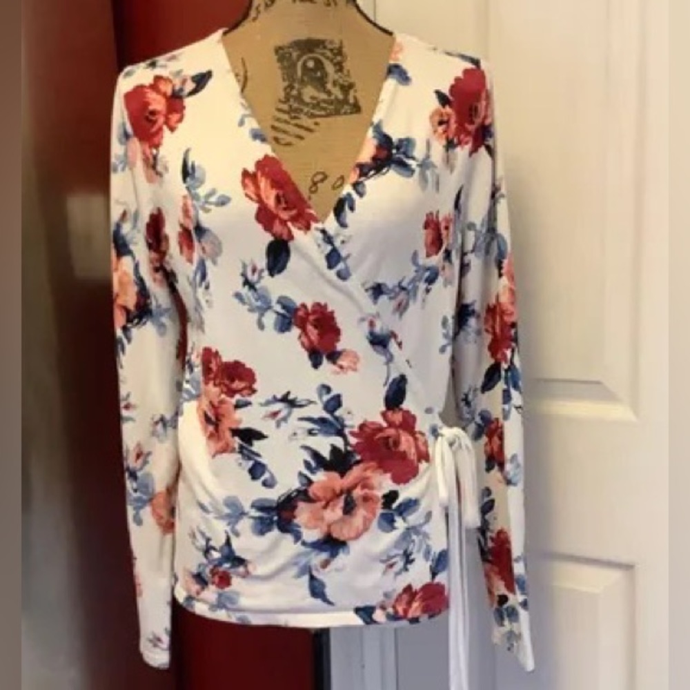 White House black martlet floral wrap sweater XXS